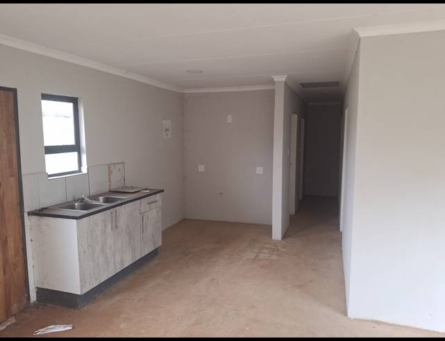 2 BEDROOM FREEHOLD FOR SALE IN DAWN PARK